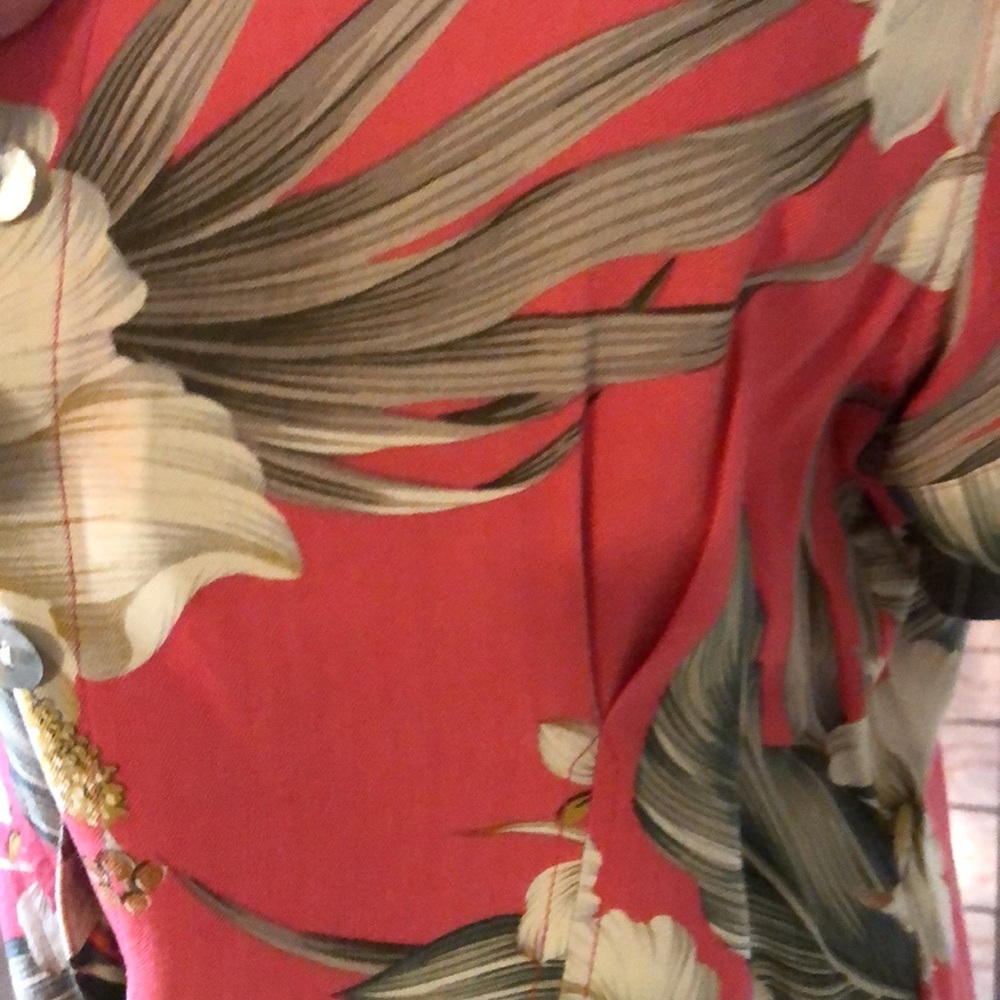 EUC Island Sands Hawaiian Top - Picture 6 of 10
